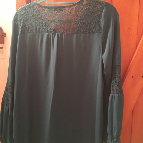 NWT APT 9 teal blouse with lacy arms & shoulders - Picture 3 of 6